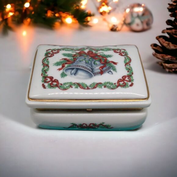 Heritage House Porcelain Music Box 1985 – Silver Bells – Japan – Trinket Box - Picture 1 of 6
